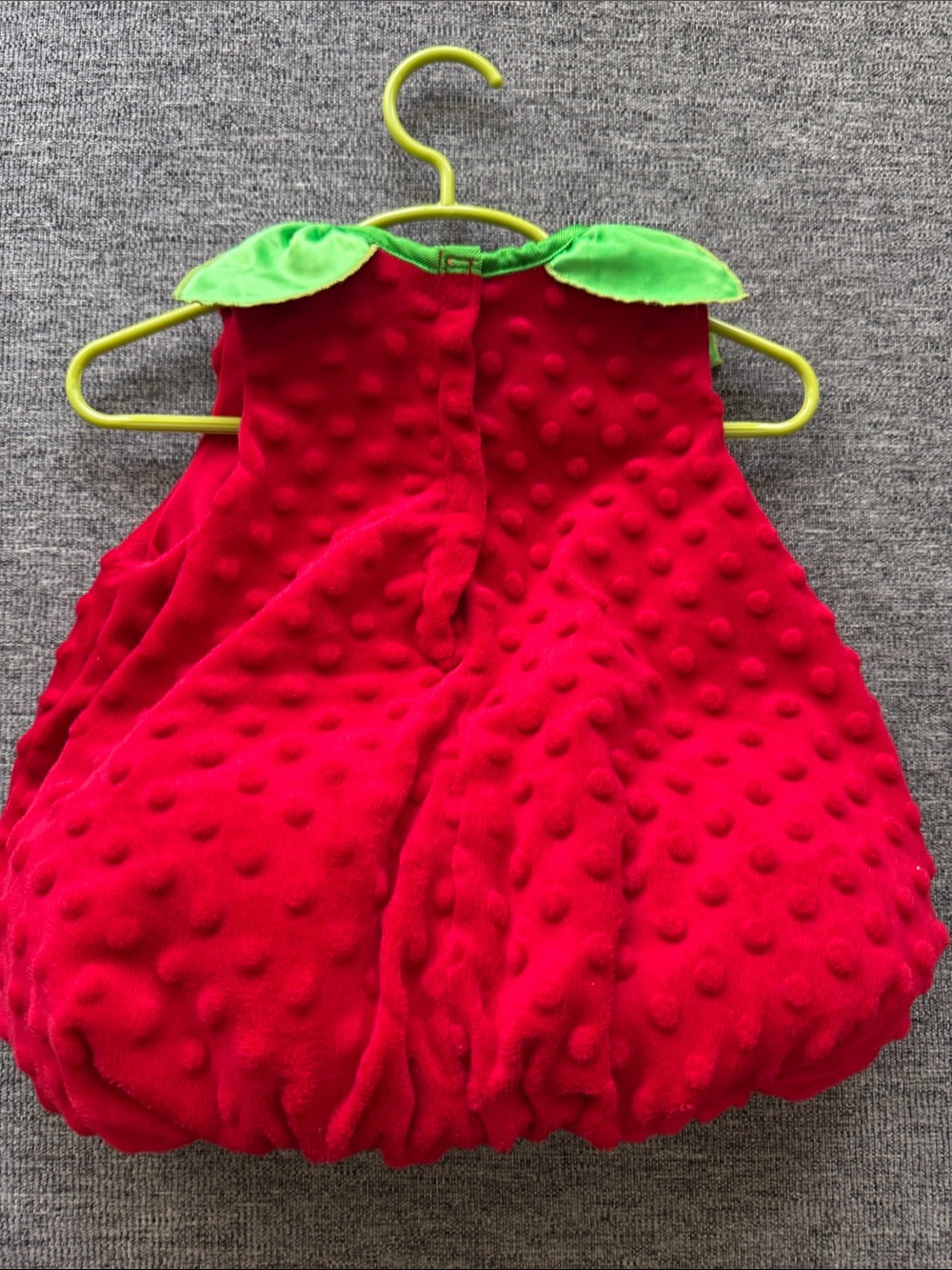 ADORABLE 🌼🍓 STRAWBERRY 🍓🌼 2PC INFANT COSTUME SIZE 3-6 MONTHS 🌟LIKE NEW🌟 - Picture 6 of 13